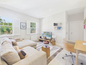 Living- click for photo gallery